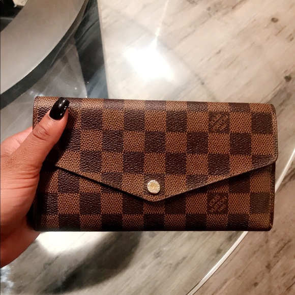 Louis Vuitton Handbags - Authentic Louis Vuitton Damier Wallet